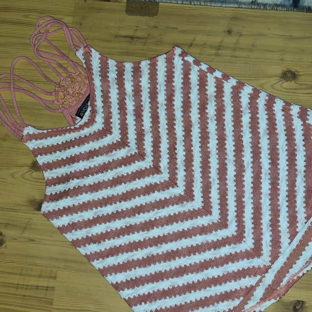 Almost Famous Med Coral And White Top Like New